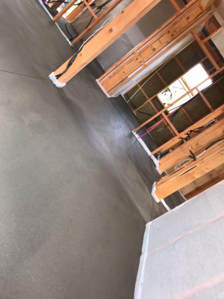 Полусухая стяжка пола. Недорого, качественно, быстро, немецкое оборудование. Профессиональная бригада. Бесплатный замер.